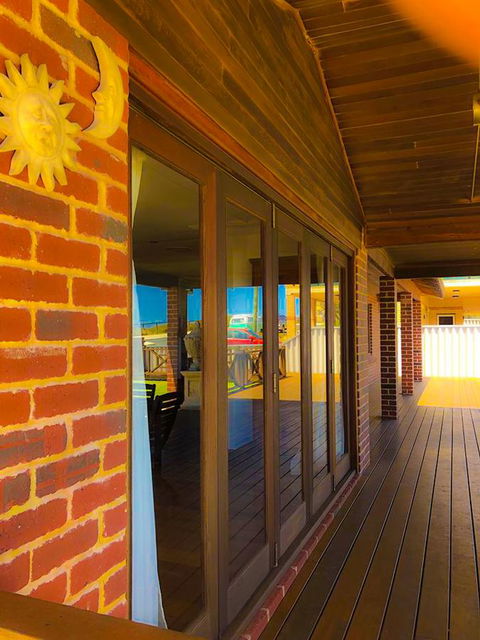 The Compass Beach House - Accommodation Brisbane 7