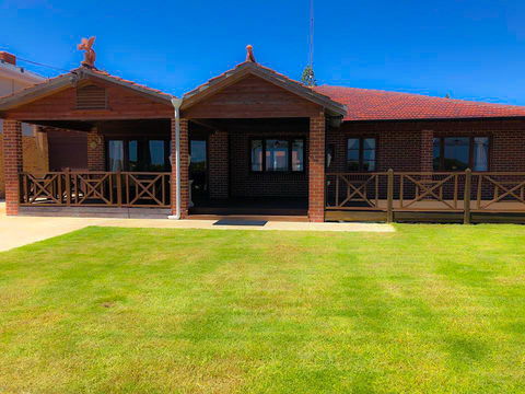 The Compass Beach House - Accommodation Brisbane 4