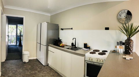 West Beach Lagoon 220 Stylish And Cozy - Accommodation Brisbane 11