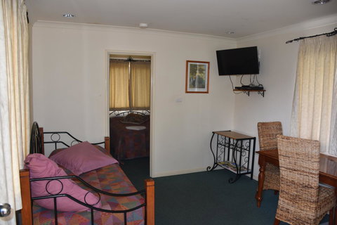Mount Barker Valley Views Motel & Chalets, Western Australia - Accommodation Brisbane 36