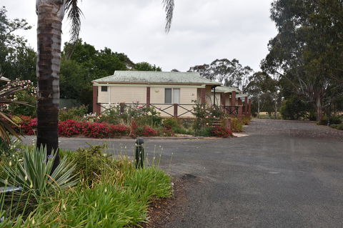 Mount Barker Valley Views Motel & Chalets, Western Australia - Accommodation Brisbane 32