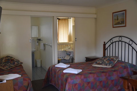 Mount Barker Valley Views Motel & Chalets, Western Australia - Accommodation Brisbane 41