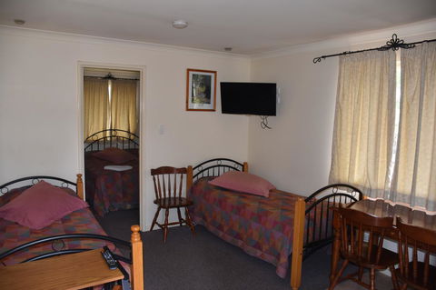 Mount Barker Valley Views Motel & Chalets, Western Australia - Accommodation Brisbane 39