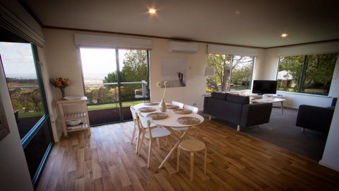 Karri Mia Chalets And Studios - Accommodation Brisbane 8