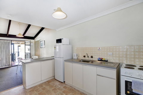 West Beach Lagoon 123 - Location & Views!!! - Accommodation Brisbane 10