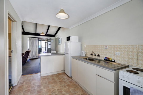 West Beach Lagoon 123 - Location & Views!!! - Accommodation Brisbane 5