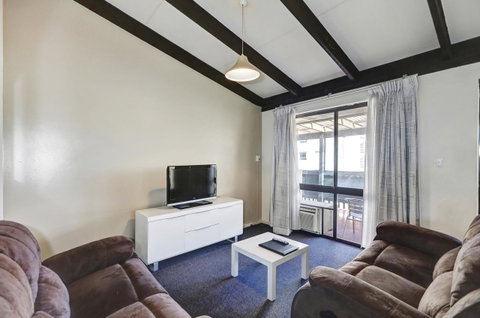 West Beach Lagoon 123 - Location & Views!!! - Accommodation Brisbane 6