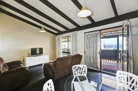 West Beach Lagoon 123 - Location & Views!!! - Accommodation Brisbane 11