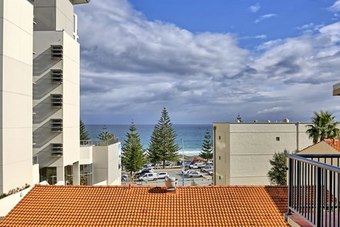 West Beach Lagoon 123 - Location & Views!!! - Accommodation Brisbane 13