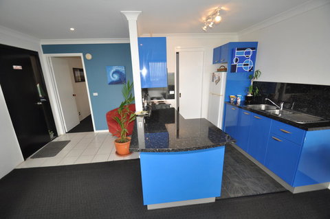 Beachfront Apartments - Accommodation Brisbane 7