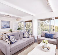 Bright and Spacious Family Home With Leafy Deck - Accommodation Brisbane