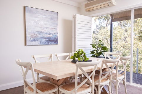 Bright And Spacious Family Home With Leafy Deck - Accommodation Brisbane 22