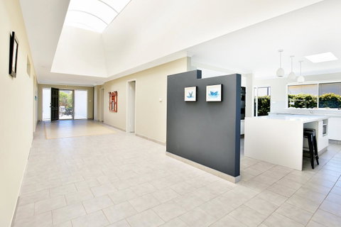 Neptune I Absolute Beachfront I Stunning Views - Accommodation Brisbane 24