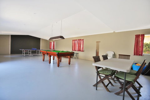 Neptune I Absolute Beachfront I Stunning Views - Accommodation Brisbane 22