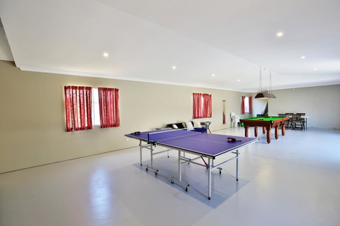 Neptune I Absolute Beachfront I Stunning Views - Accommodation Brisbane 21