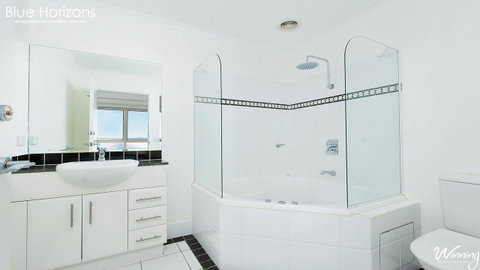 Blue Horizons, Unit 808, 41-45 Shoal Bay Road - Accommodation Brisbane 14