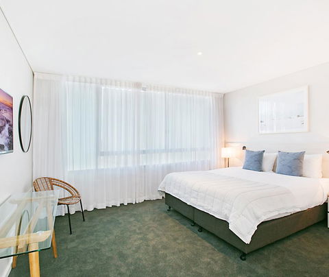 Oaks Nelson Bay Lure Suites - Accommodation Brisbane 2