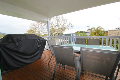 Anglesea, 17 Hodgson Street - Accommodation Brisbane 6