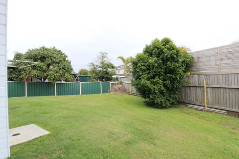 Anglesea, 17 Hodgson Street - Accommodation Brisbane 12
