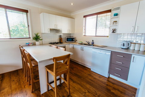 Sunbaker Pet Friendly Awards Finalist 4 Mins Walk To Culburra Beach - Accommodation Brisbane 15
