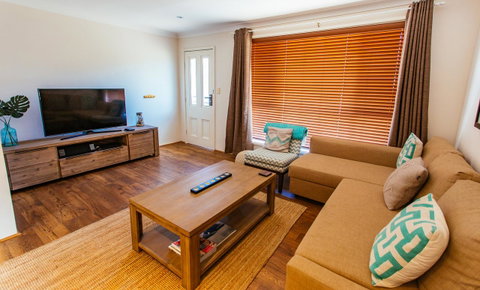 Sunbaker Pet Friendly Awards Finalist 4 Mins Walk To Culburra Beach - Accommodation Brisbane 7