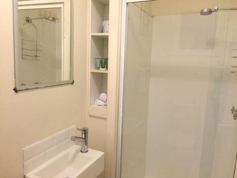 Arcadia House - Accommodation Brisbane 12