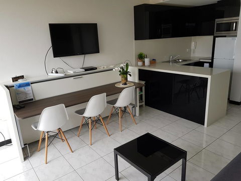 Manly Central Executive - Accommodation Brisbane 8