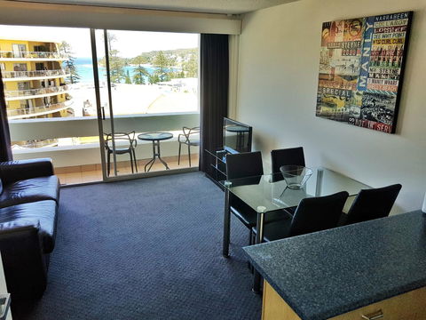 Manly Central Executive - Accommodation Brisbane 5