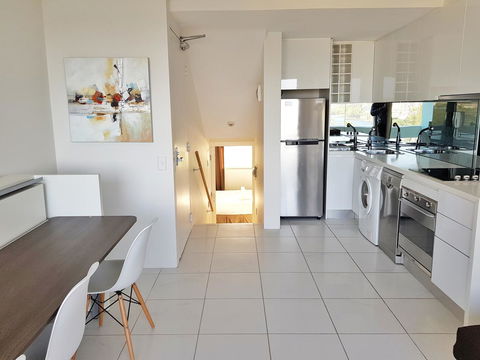 Manly Central Executive - Accommodation Brisbane 7