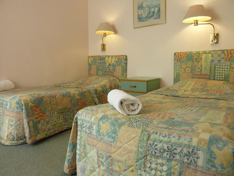 Sapphire Waters Motor Inn - Accommodation Brisbane 39
