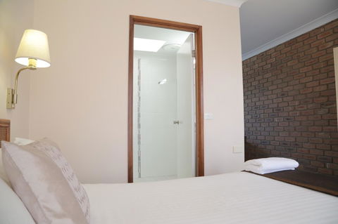 Sapphire Waters Motor Inn - Accommodation Brisbane 31