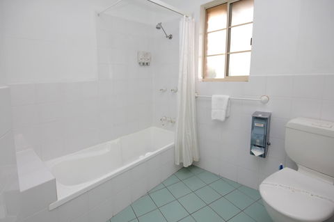 Sapphire Waters Motor Inn - Accommodation Brisbane 18