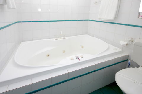 Sapphire Waters Motor Inn - Accommodation Brisbane 25