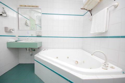 Sapphire Waters Motor Inn - Accommodation Brisbane 7