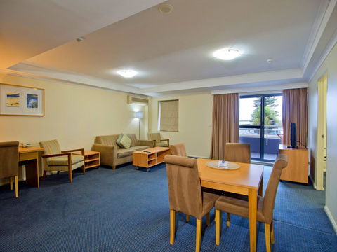 Oaks The Entrance Waterfront Suites - Accommodation Brisbane 8