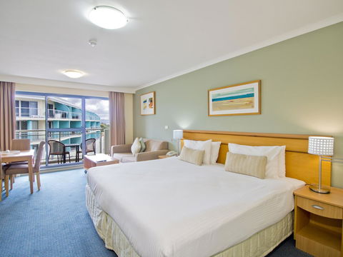 Oaks The Entrance Waterfront Suites - Accommodation Brisbane 10