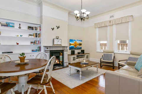 Oversized 2 Bedroom Manly Beach House - Accommodation Brisbane 0