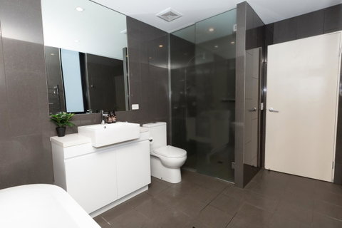 Brand New Executive Apartment - Accommodation Brisbane 11