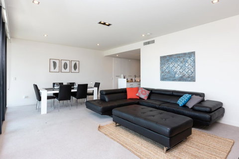 Brand New Executive Apartment - Accommodation Brisbane 1
