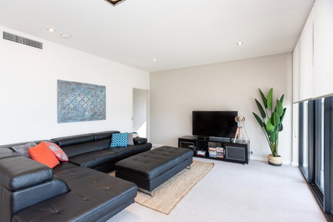 Brand New Executive Apartment - Accommodation Brisbane 22