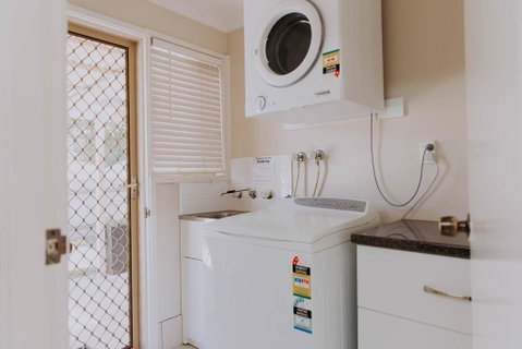 Central Wagga Self Catering Apartment - Accommodation Brisbane 12