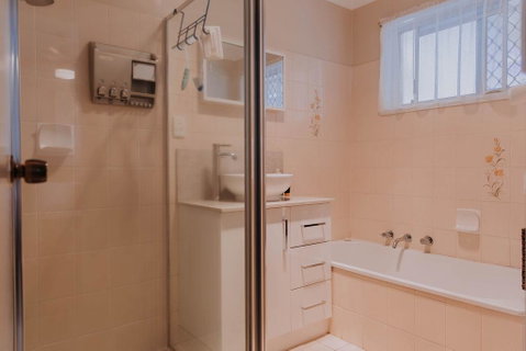 Central Wagga Self Catering Apartment - Accommodation Brisbane 11