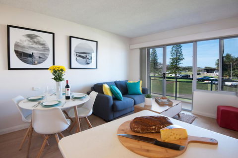 Waterview Beach Apartment - Accommodation Brisbane 6