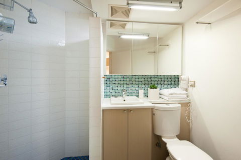 Waterview Beach Apartment - Accommodation Brisbane 11