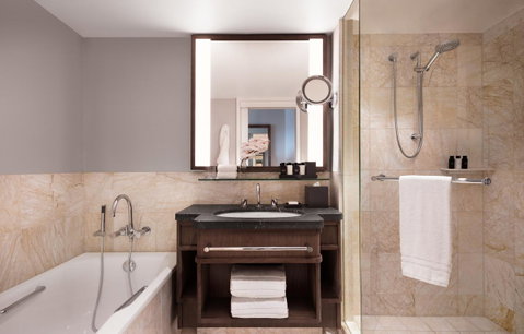Four Seasons Hotel Sydney - Accommodation Brisbane 5