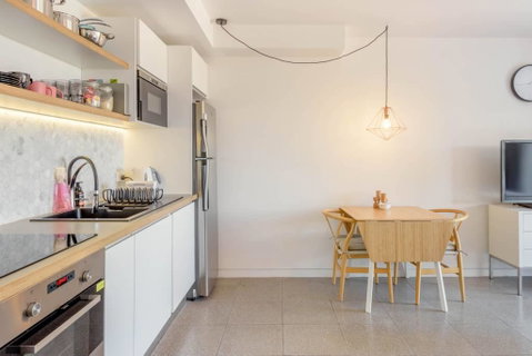 Scandi Beach Apartment - Accommodation Brisbane 11