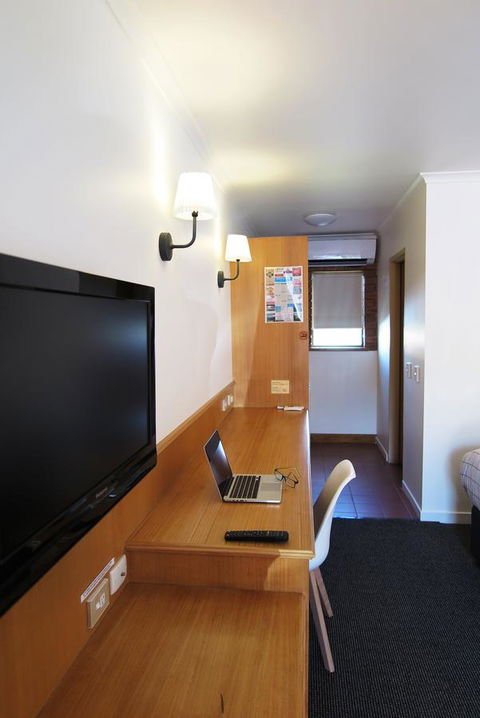 Summerhill Motor Inn - Accommodation Brisbane 11