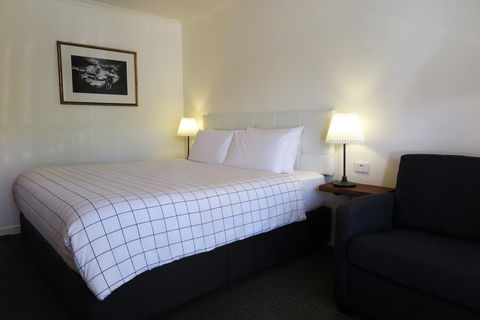 Summerhill Motor Inn - Accommodation Brisbane 1