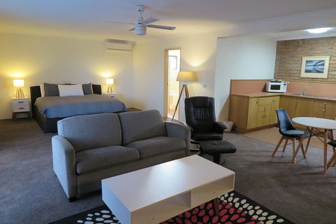 Summerhill Motor Inn - Accommodation Brisbane 38