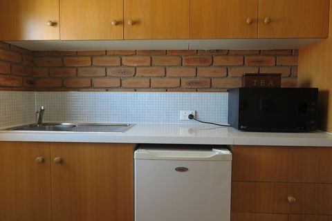 Summerhill Motor Inn - Accommodation Brisbane 3